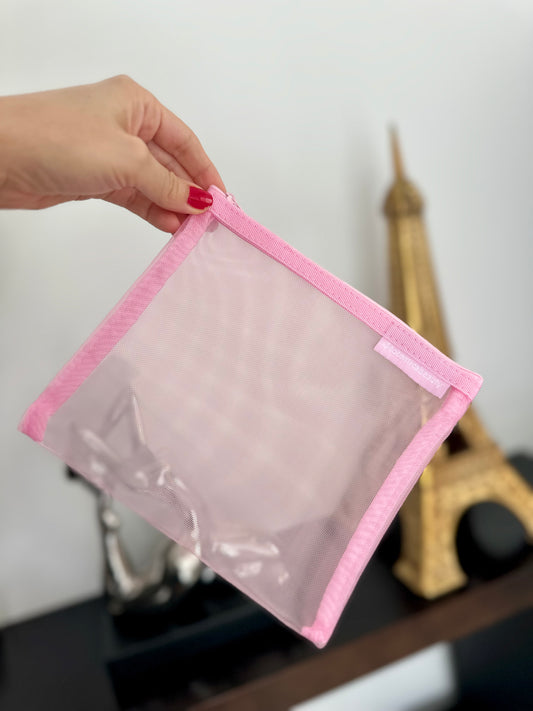 Cosmetiquera de malla rosa